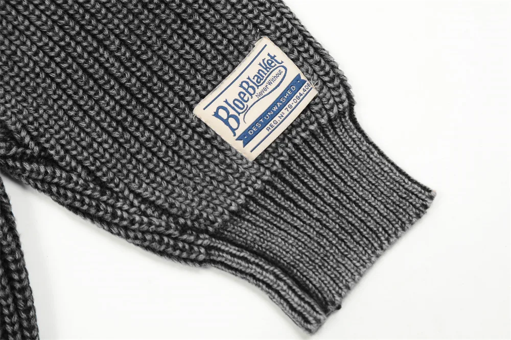 Men's Worn Looking Washed-out Round Neck Sweater INS. Comfortable and stylish for casual wear, perfect for everyday use. — photo 9
