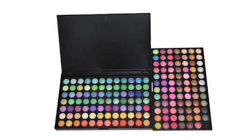 Title 4, Pearly Eyeshadow Palette für strahlende Augen. ...