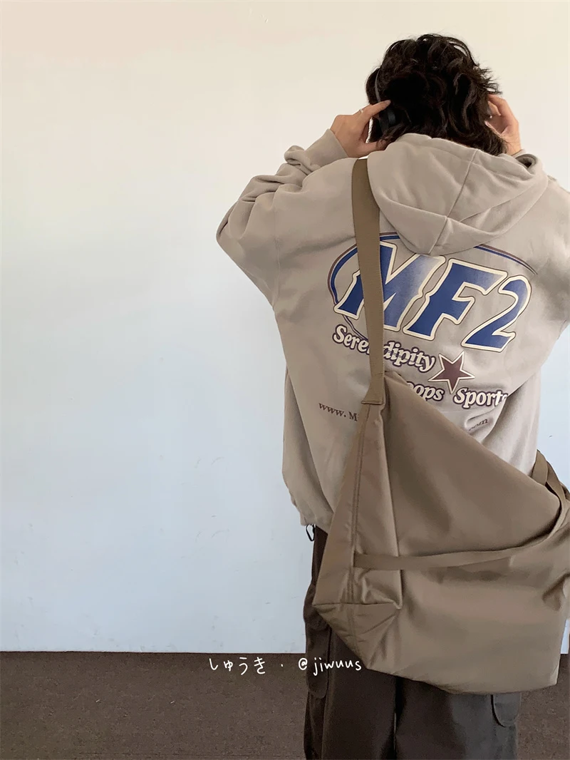 Moletom com capuz unissex folgado de outono inverno com letras vintage e contraste, perfeito para um visual casual e confortável. — foto 4