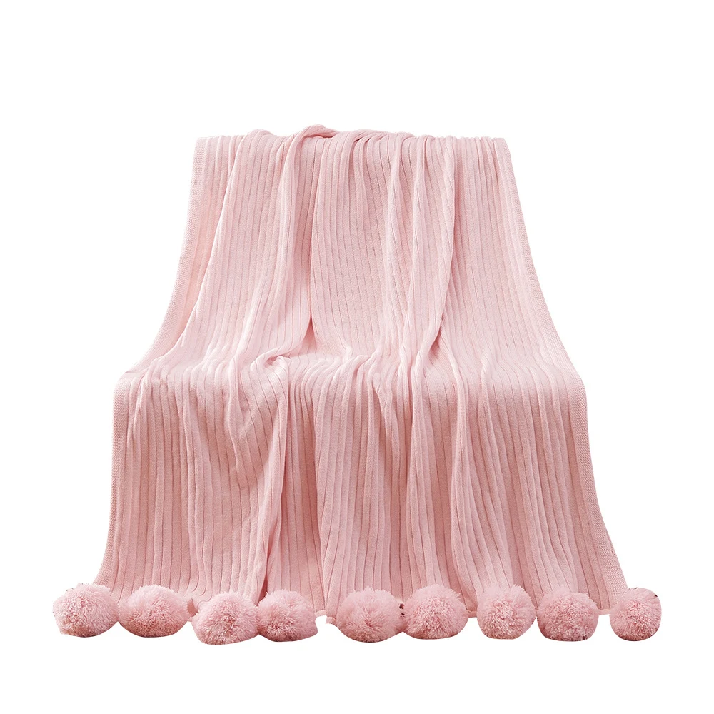 Manta de tricô de algodão com design de bolas para conforto e aconchego. Perfeita para se aquecer e relaxar em casa. — foto 4