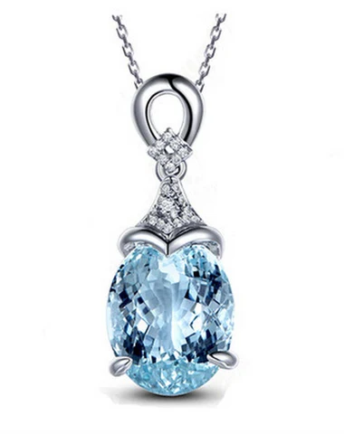 European and American Natural Carat Sea Sapphire Clavicle Chain, a timeless piece of jewelry designed to add elegance an