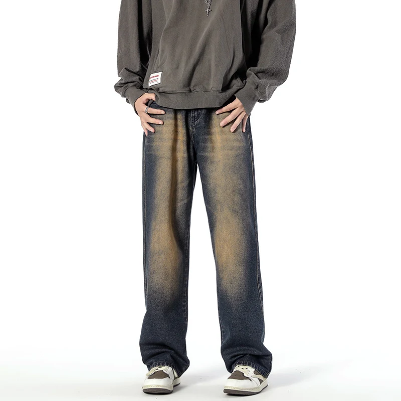 Retro-Jeans für Herren, gerade geschnitten, lässig. Modischer Casual-Style, bequemer Sitz, ideal für einen entspannten, trendigen Look. Alltagstauglich. — foto 4