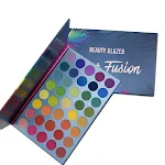 Matte oogschaduw palet voor prachtige looks. Intense pigmenten en veelzijdige kleuren voor moeiteloze creatie van jouw perfecte oogmake-up. — foto 2