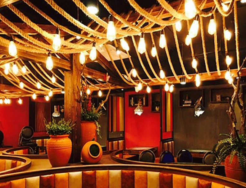 Luminária pendente retro de corda de cânhamo longa. Luz decorativa artesanal DIY para criar ambientes criativos e dar um toque rústico e original. — foto 5