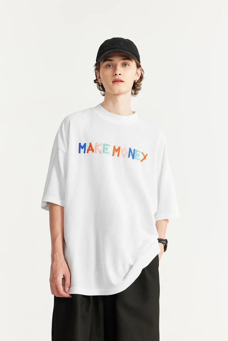 Title 4, T-shirt bordada com tecido de toalha com textur...
