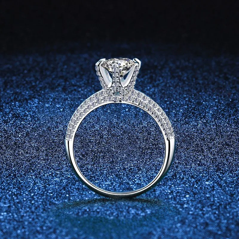 Anel Moissanite com Banho de Platina e Prata S925 – Brilho Deslumbrante para Ela – Ideal para Noivado ou Presente Especial — foto 4