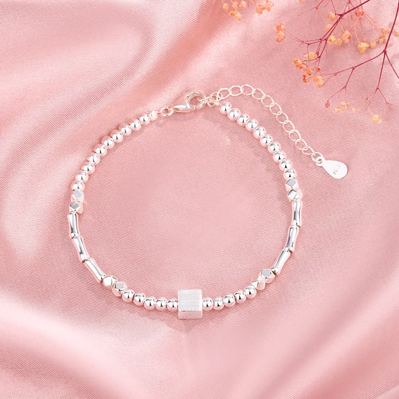 Bracelet Carré Argent pour Femme Élégance Intemporelle Design Moderne Accessoire Idéal pour le Quotidien et les Soirées Bijou Féminin Chic — photo 5