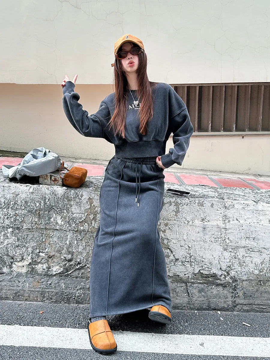 Vestido midi com forro de lã grossa, listras afundadas, corte reto, modelagem justa e efeito emagrecedor, cor sólida. — foto 13
