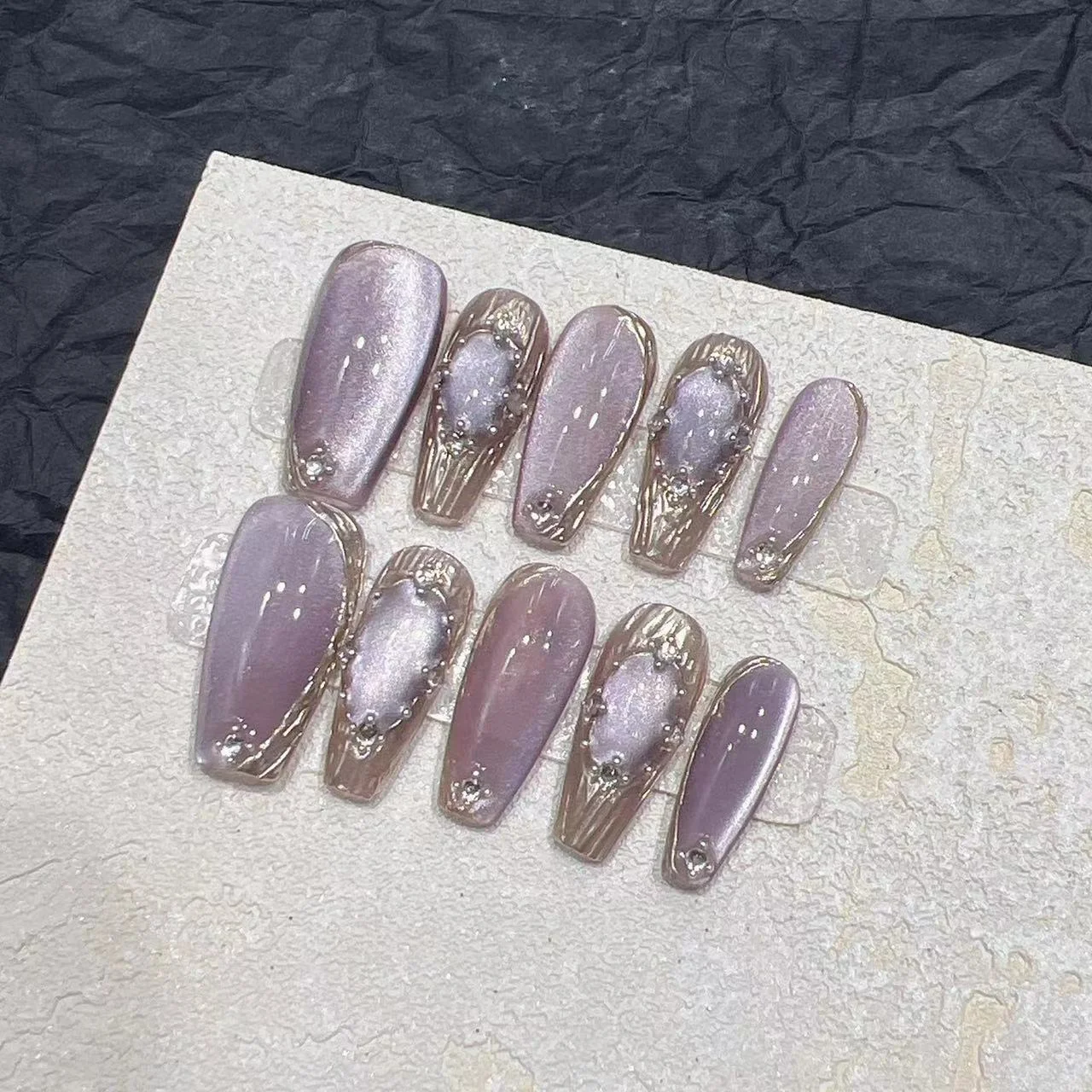 Unhas Postiças Artesanais Wear Armor para aplicação rápida, estilo duradouro. Obtenha unhas perfeitas, resistentes e com visual impecável. — foto 5