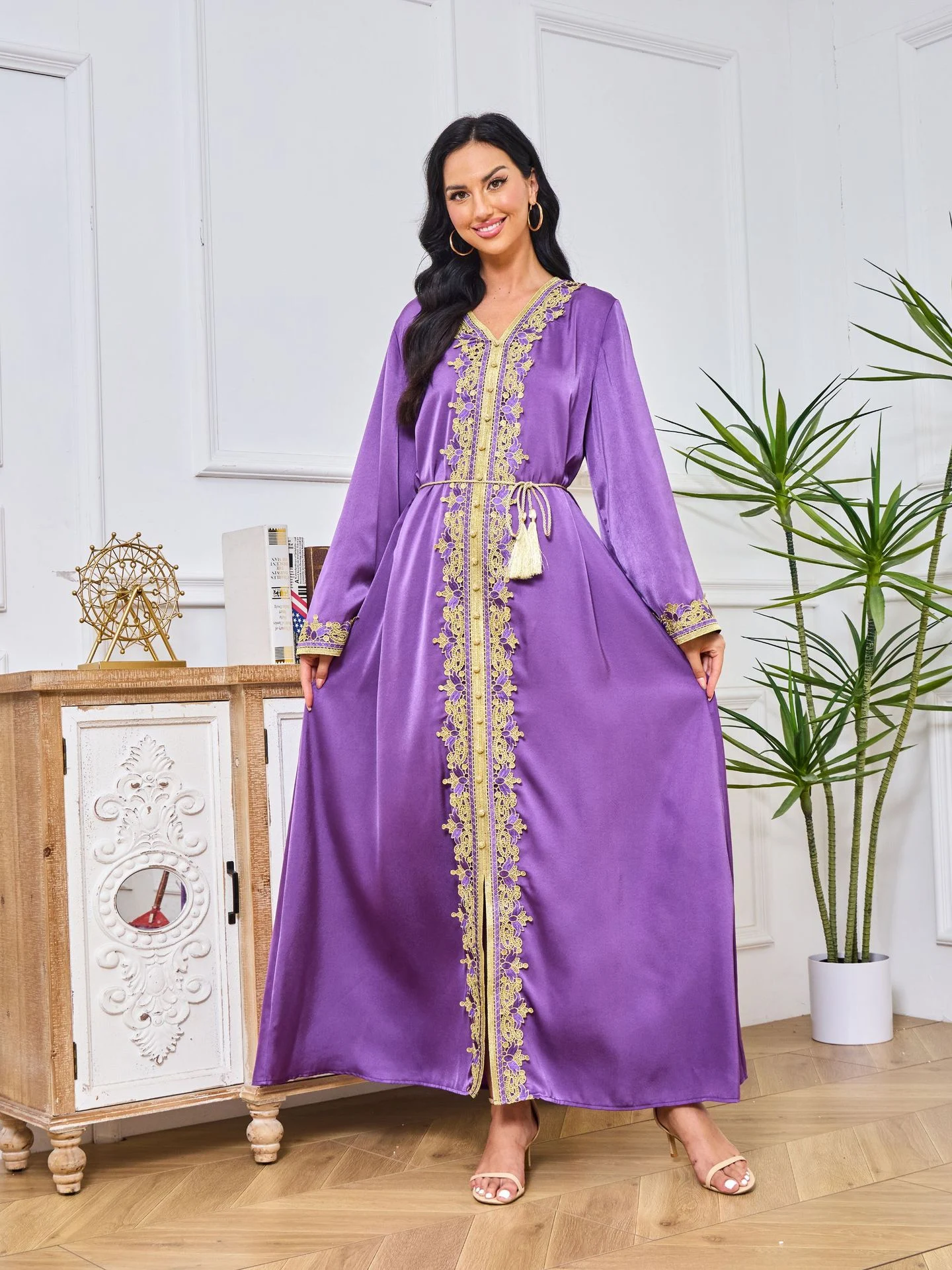 Vestido de moda muçulmana estilo étnico Elegância e modéstia combinadas em um design único, perfeito para diversas ocasiões e uso diário. — foto 6