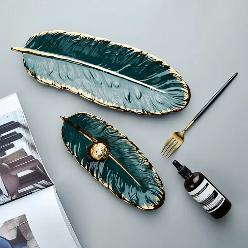 Title 4, Ceramic dinner plate tray with leaf ornaments f...