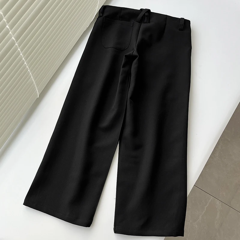 Title 20, Schwarze Freizeithose mit niedrigem Bund, schla...