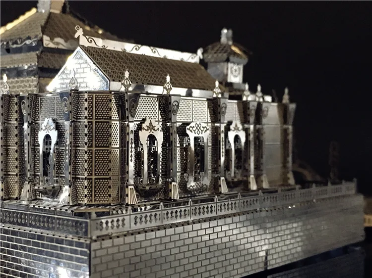 Build stunning architectural models with the 3D Metal Puzzle. These intricate three-dimensional puzzles are perfect for — photo 4