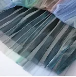 Midirok met hoge taille, slanke A-lijn, plooien, en gradiënt. Vlotte en flatterende stijl voor een elegante uitstraling. — foto 3