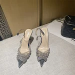 Sapatos de salto alto pontudos de verão com strass transparentes, perfeitos para adicionar glamour e elegância ao seu look. — foto 10
