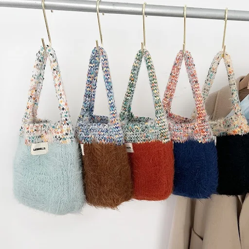 Title 2, Maillard Color Fur Bag, prachtig schattig draag...
