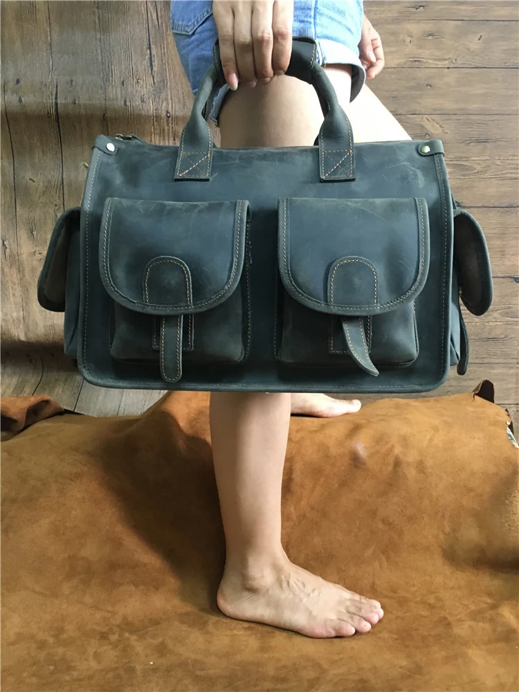 Bolsa Mensageiro Masculina de Ombro em Couro Bovino Importado de Primeira Camada. Design sofisticado, ideal para transportar seus pertences com estilo e segurança. — foto 5