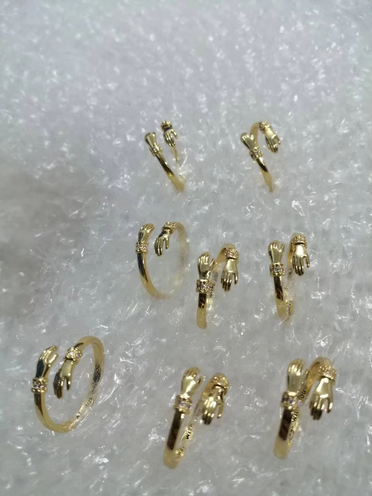 Title 14, Anillo de plata Creative Hands Hug Diamond para...