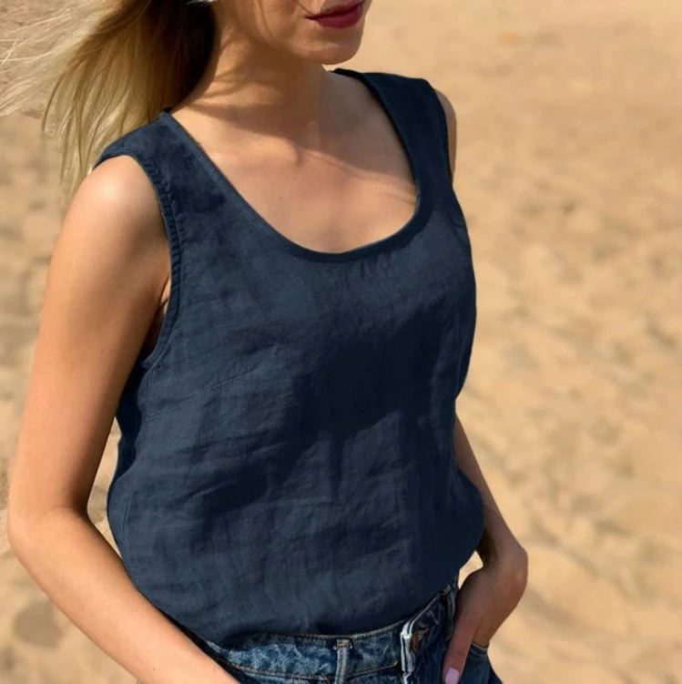 Top estivo senza maniche, tinta unita, con scollo rotondo, perfetto per un look fresco e confortevole nelle giornate calde, facile da abbinare. — foto 5