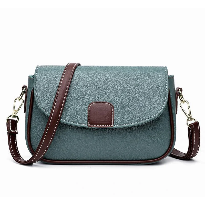 Bolsa Feminina de Ombro com Aba. Versátil Crossbody Pequena Quadrada. Perfeita para o Dia a Dia! Leve seus Pertences com Elegância. — foto 3