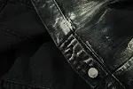 Jaqueta polo punk masculina com costuras irregulares, degradê e contraste. Design moderno, gola polo e "cat beard". Ideal para looks estilosos e autênticos. — foto 2