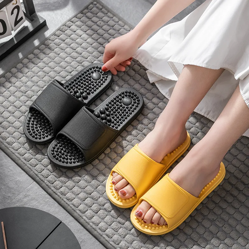 Chinelos antiderrapantes com sola macia e resistente ao desgaste, perfeitos para conforto e segurança em casa ou no dia a dia. — foto 9