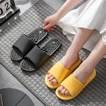Chinelos antiderrapantes com sola macia e resistente ao desgaste, perfeitos para conforto e segurança em casa ou no dia a dia. — foto 9