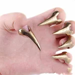 Fashion Personality nagels in gothic punk retro stijl met magische klauwen. Geef je look een unieke en expressieve touch met deze opvallende nagels. — foto 6