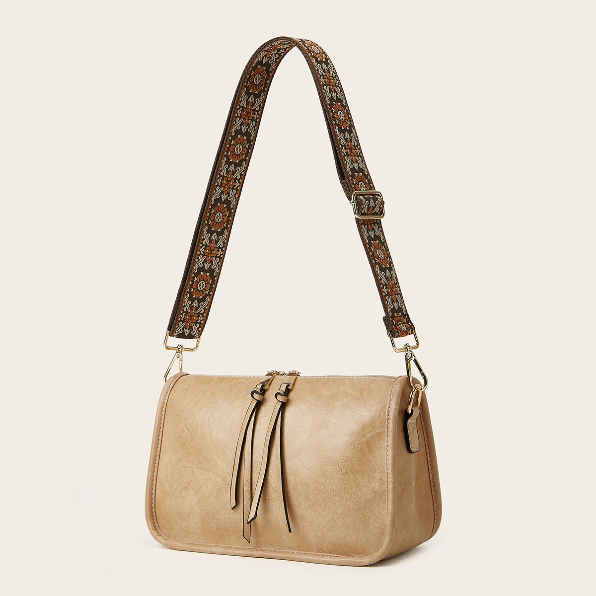 Bolsa feminina boho com alça larga transversal, retrô, cor sólida. Perfeita para um visual estiloso e prático no dia a dia, ideal para diversas ocasiões. — foto 2