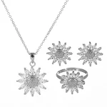Conjunto de brincos, anel e colar com banho de ouro 18K e cobre — foto 1
