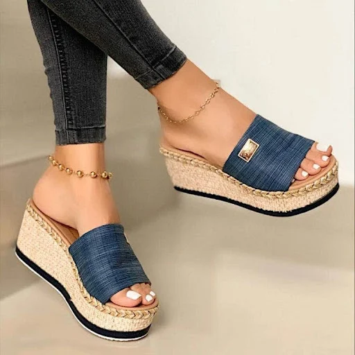 Title 3, New European and American slippers and sandals ...