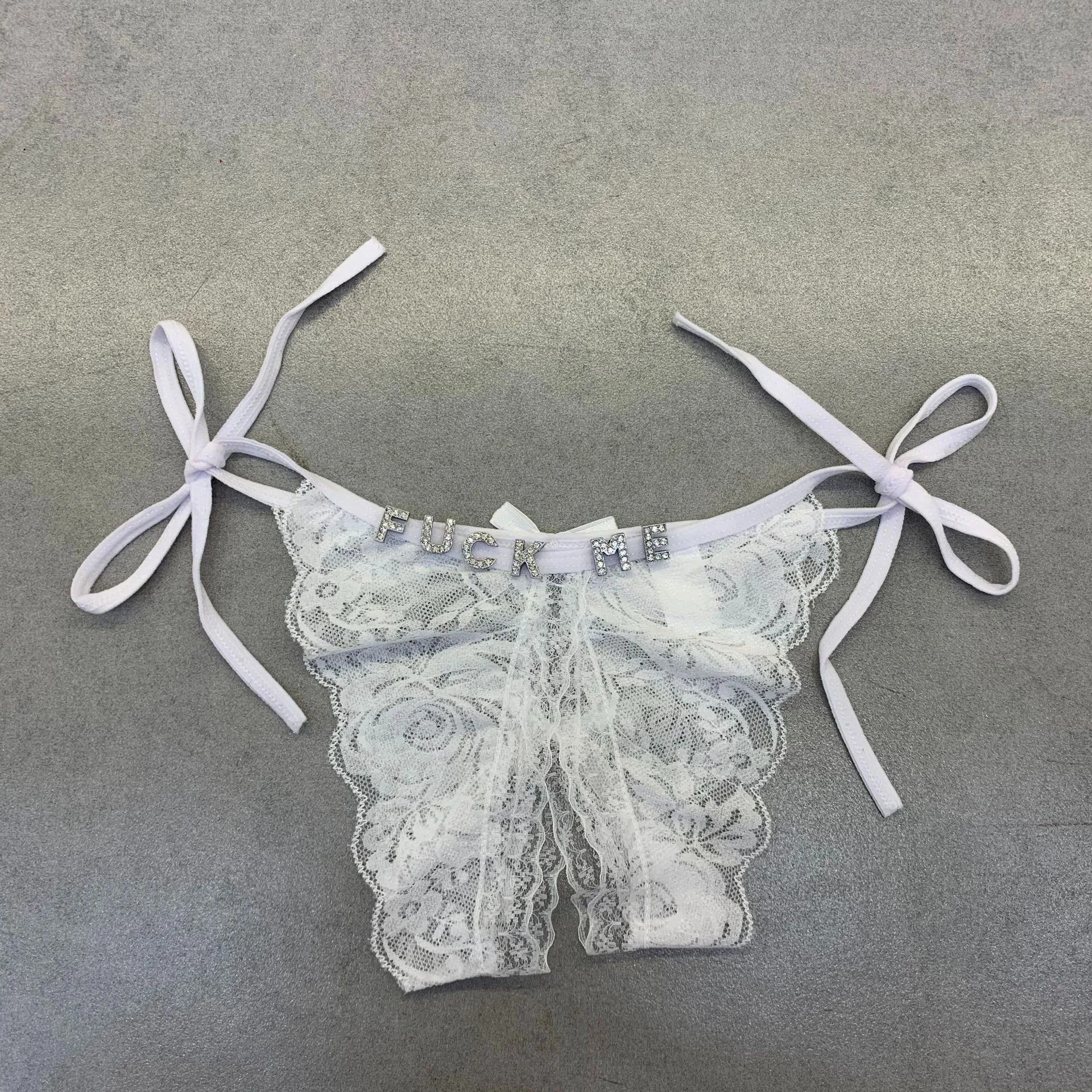 Title 7, Trendy dames slip met bandjes en monogram, gepe...