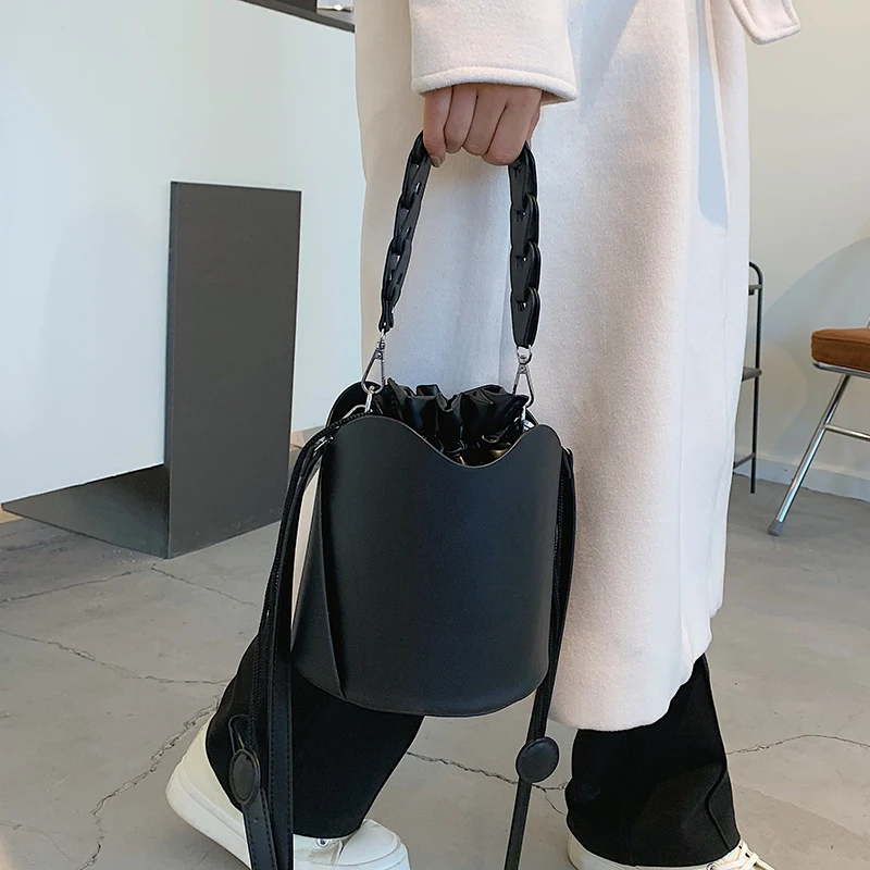Trendy Fashion Messenger Bag Design Sense Bucket Bag, Stylish and Functional, Perfect for Everyday Use, Offers Plenty of — photo 5
