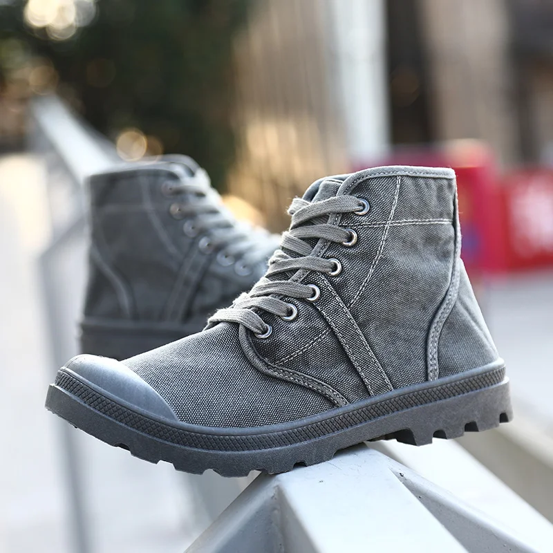 Gepatineerde Martin Boots voor Heren en Dames. Duurzaam en Stijlvol. Klassiek design. Perfect voor dagelijks gebruik. Comfort en een tijdloze look. — foto 2