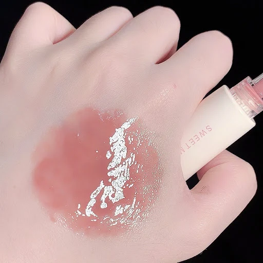 Title 13, Brightening and Moisturizing Balm Lip Lacquer E...