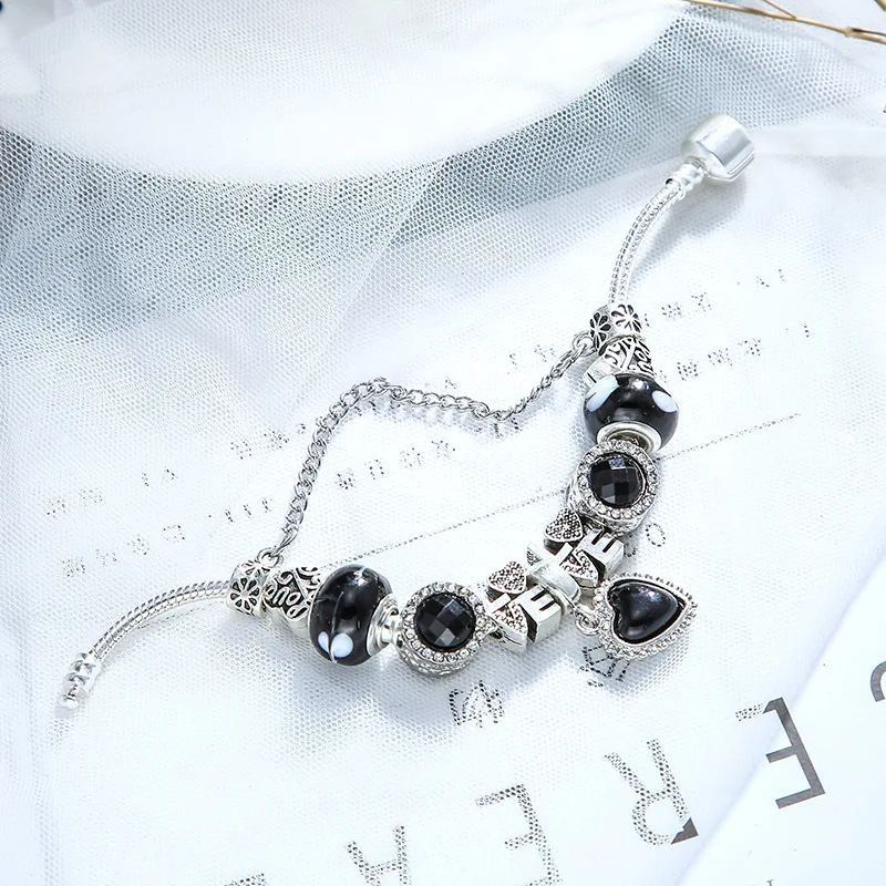Pulseira de letras de amor DIY artesanal, borboleta preta, contas, opala incrustada e pingente de coração de pêssego — foto 10