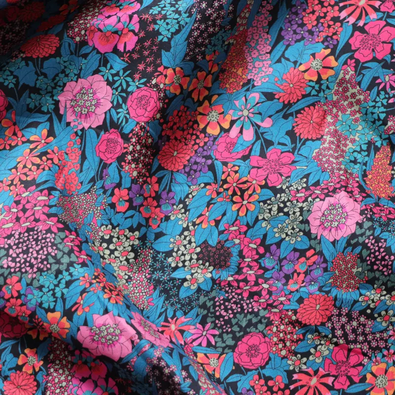 Tecido 100% algodão de alta contagem com impressão digital. Perfeito para roupas e decoração. Experimente suavidade e designs únicos. — foto 9