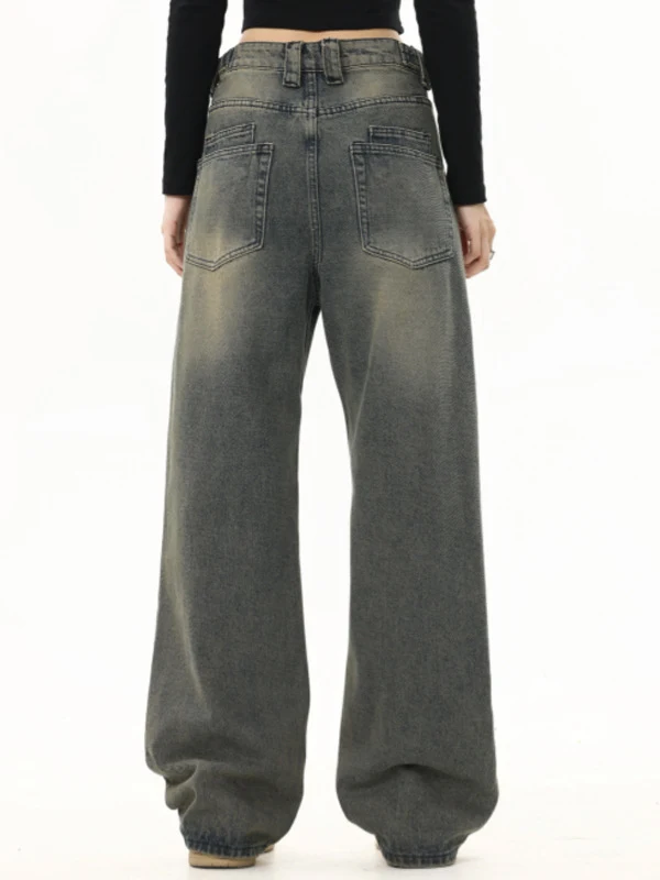 Distressed men's casual jeans for fashion personality. Comfortable and stylish, these jeans are perfect for everyday wea — photo 3