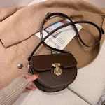Bolso de hombro retro de cuero premium para mujer, estilo montura mini con cierre de solapa, ideal para looks elegantes y a la moda — foto 3