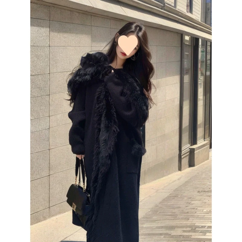 Cardigã de tricô longo e elegante com lapelas grandes, estilo "Idle". Casaco de suéter para um visual sofisticado e confortável, ideal para o dia a dia. — foto 3
