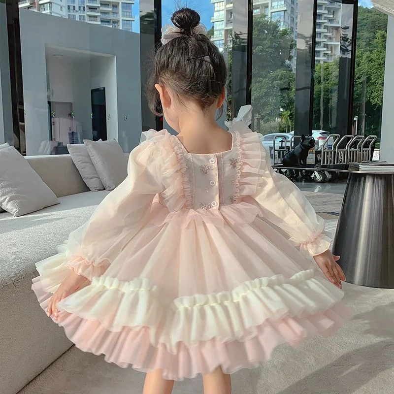 Haljina za devojčicu za svadbu. Elegantna haljina za malu devojčicu za venčanja i posebne prilike. Udoban i šarmantan dizajn. Idealna. — foto 4