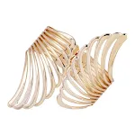 Pulseira com textura de pena de metal, elegante e durável. Um acessório perfeito para qualquer ocasião, realçando seu estilo com seu design único e sofisticado. — foto 5