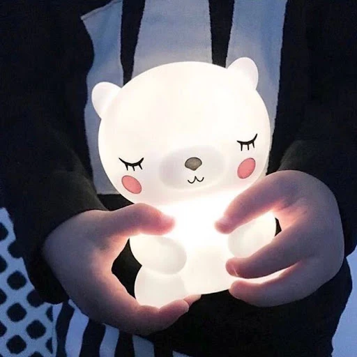 Title 2, Luz noturna de panda preto e branco fofo. Ilumi...