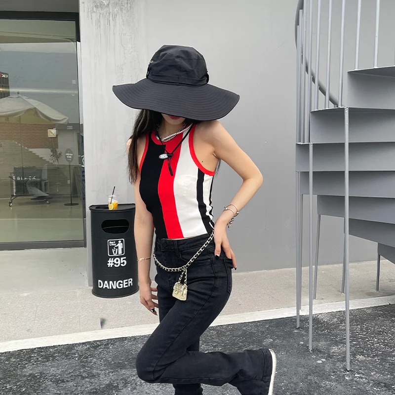 Women's Sweet Sleeveless Knit Contrast Color Slim Slimming Vest, designed to flatter your figure and enhance your style. — photo 3