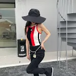 Women's Sweet Sleeveless Knit Contrast Color Slim Slimming Vest, designed to flatter your figure and enhance your style. — photo 3
