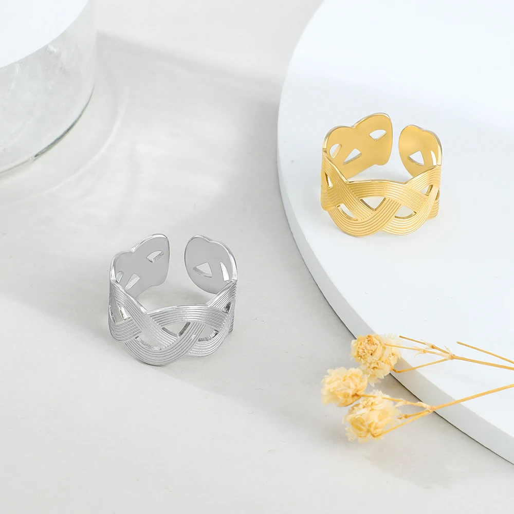 Anel aberto de aço titânio minimalista Pulseira Dongdaemun Design simples e elegante Joia leve e durável Perfeito para uso diário e combinações — foto 2