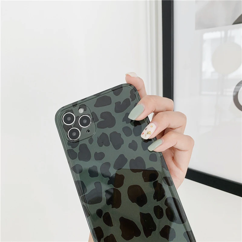 Title 1, Capinha de celular com estampa de leopardo verd...