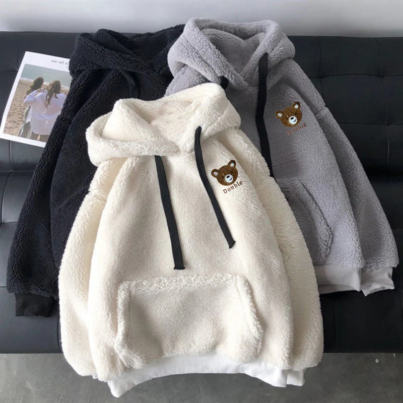 Dames trui met capuchon van lamswol, warm en zacht. Ideaal voor de winter, comfortabel en stijlvol. Geniet van warmte en comfort. — foto 6
