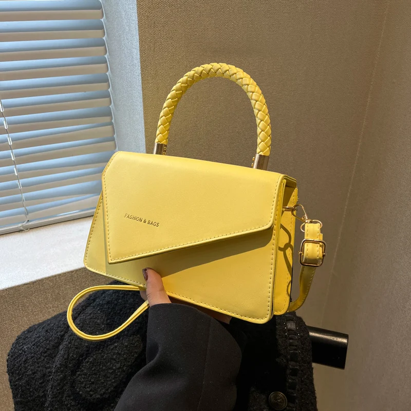 Bolso de mano casual retro simple de moda para mujer Perfecto para uso diario y ocasiones informales. Diseño cómodo y elegante, ideal para cualquier atuendo. — foto 14