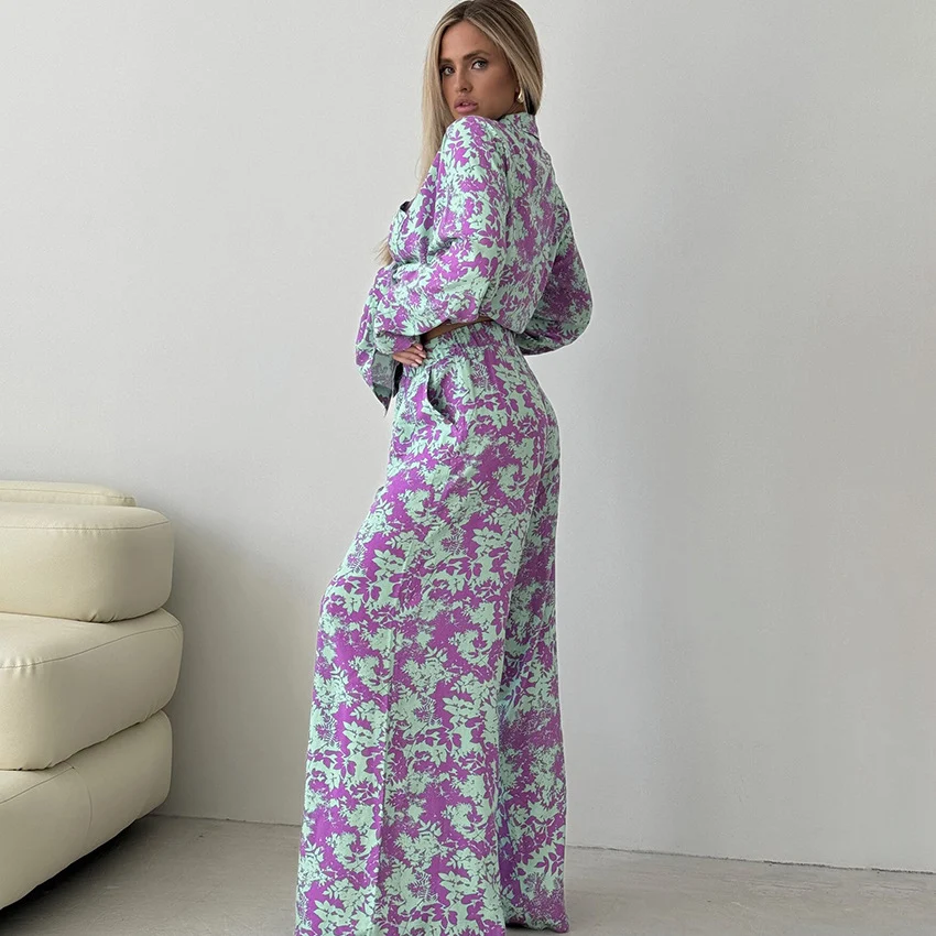 Title 11, Conjunto de três peças de roupa íntima e calças...